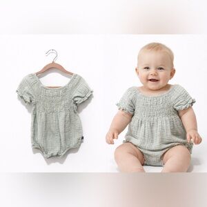 🩷5/$25 Modern Moments by Gerber Baby Romper in Soft sage green/blueish